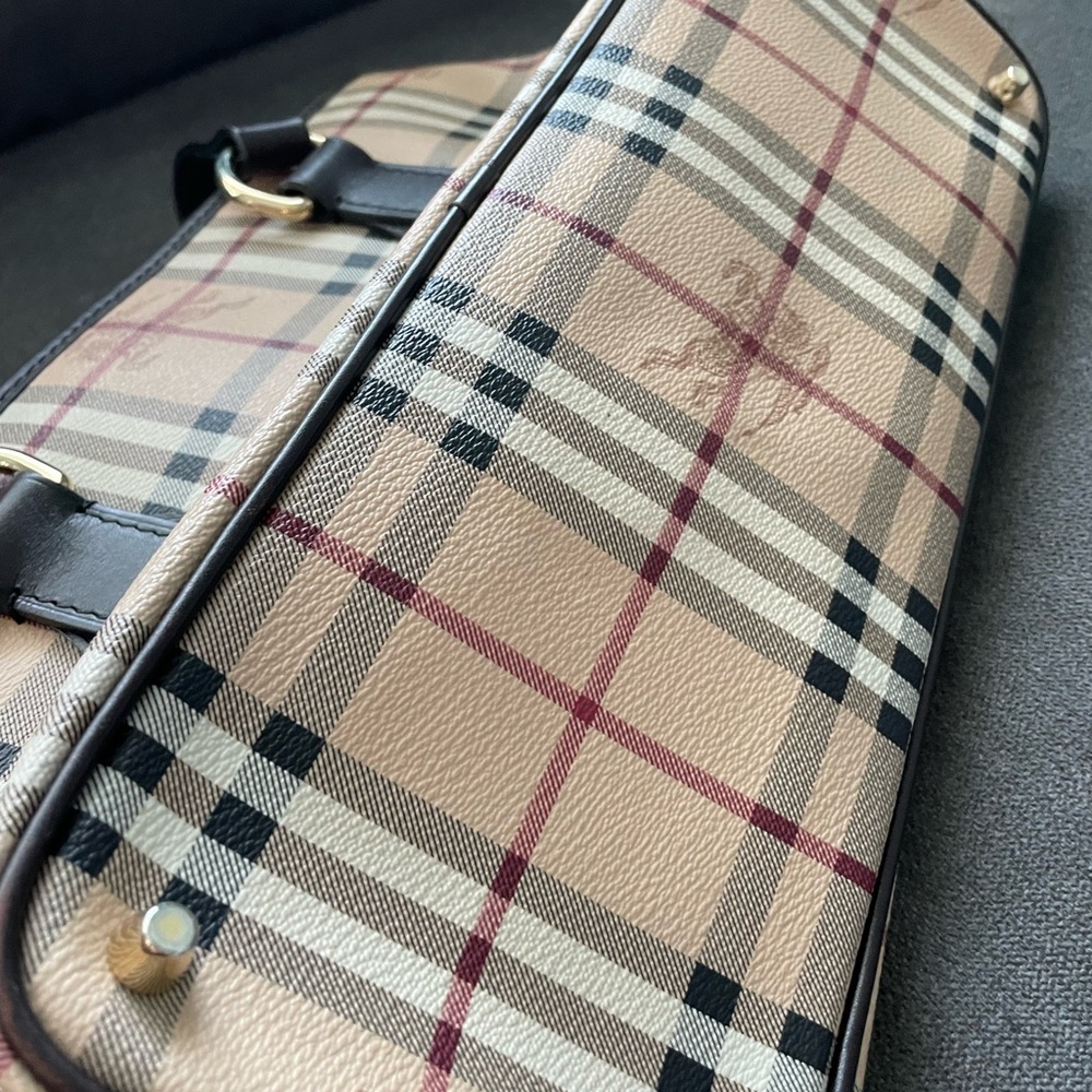Authentic Burberry Haymarket Check Medium Regent Tote. Used twice. No damages - Picture 9 of 10